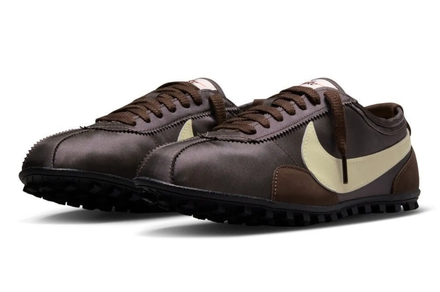 Jacquemus Ruhunu Taşıyan En Yeni Nike Modeli