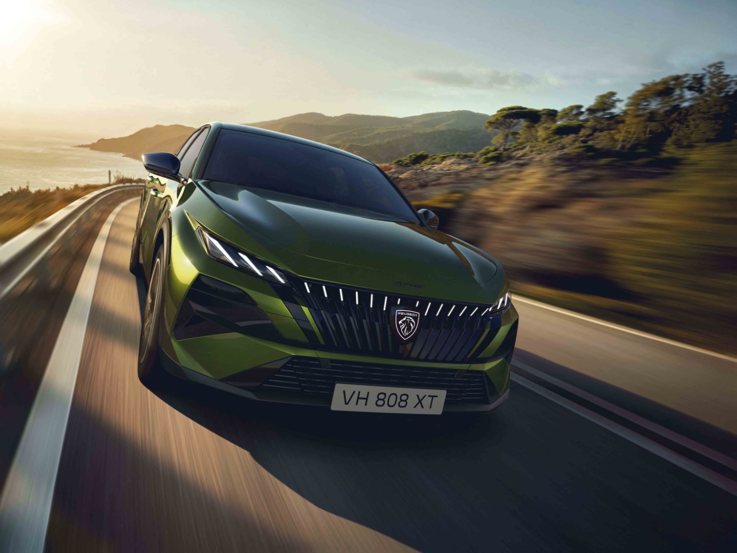 Yeni Peugeot 408 Yenilenen Yüzü ve Hibrit Motoruyla Türkiye’de!