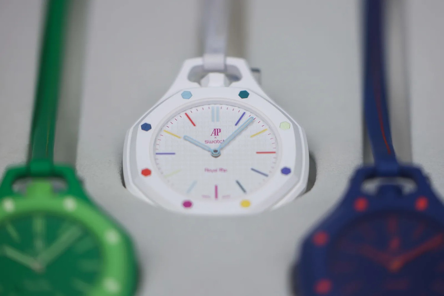 Audemars Piguet x Swatch Royal Pop, Aradan Bir Ay Geçti ve Şimdi Çok Daha Havalı
