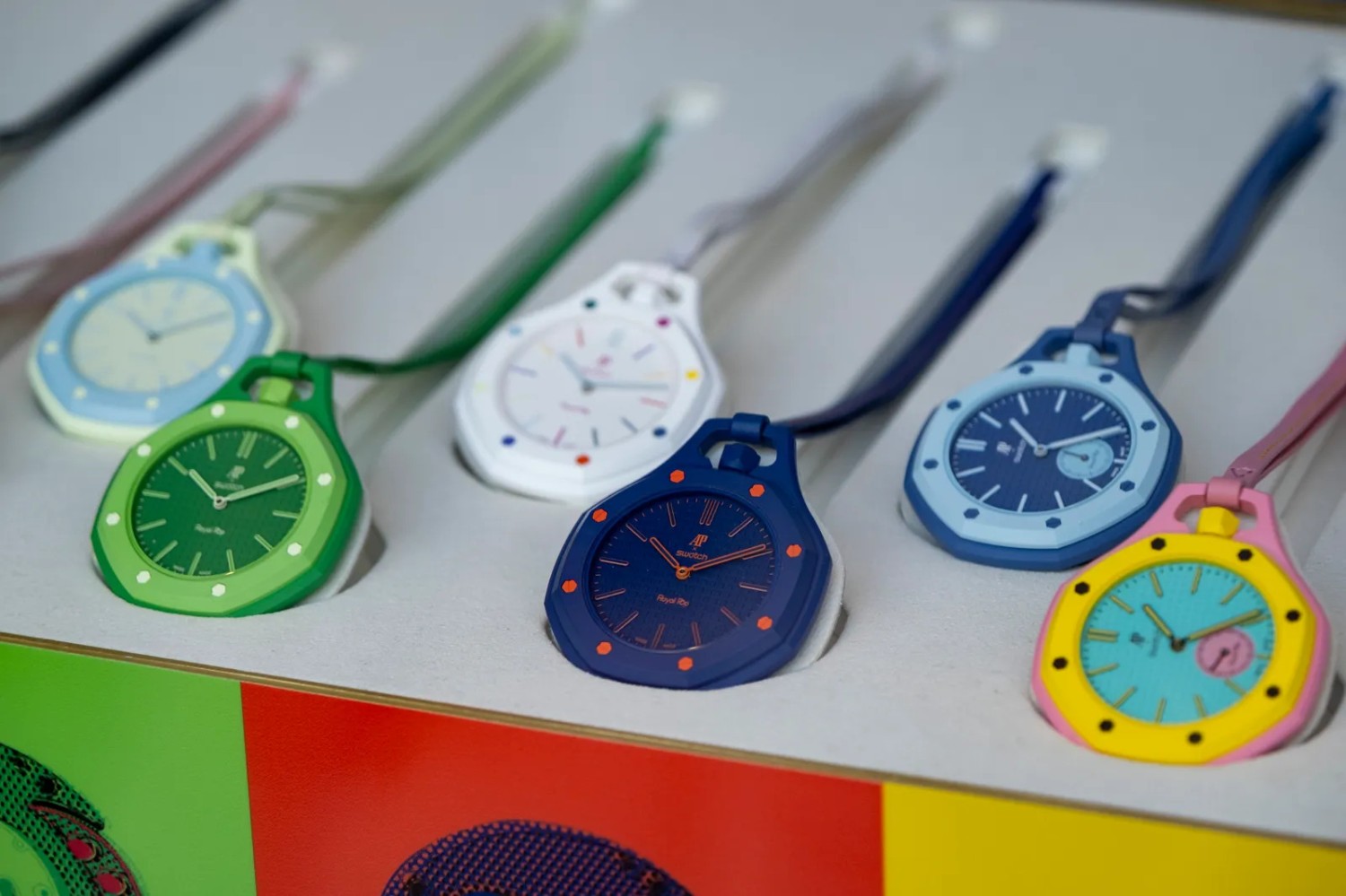 Audemars Piguet x Swatch Royal Pop, Aradan Bir Ay Geçti ve Şimdi Çok Daha Havalı