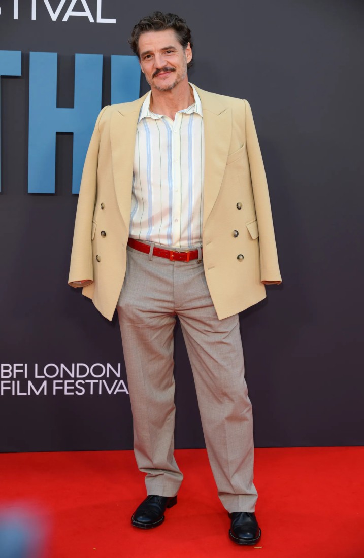 Pedro Pascal, Chanel Erkek Giyimi İçin Bir Kez Daha Güçlü Bir Argüman Sunuyor
