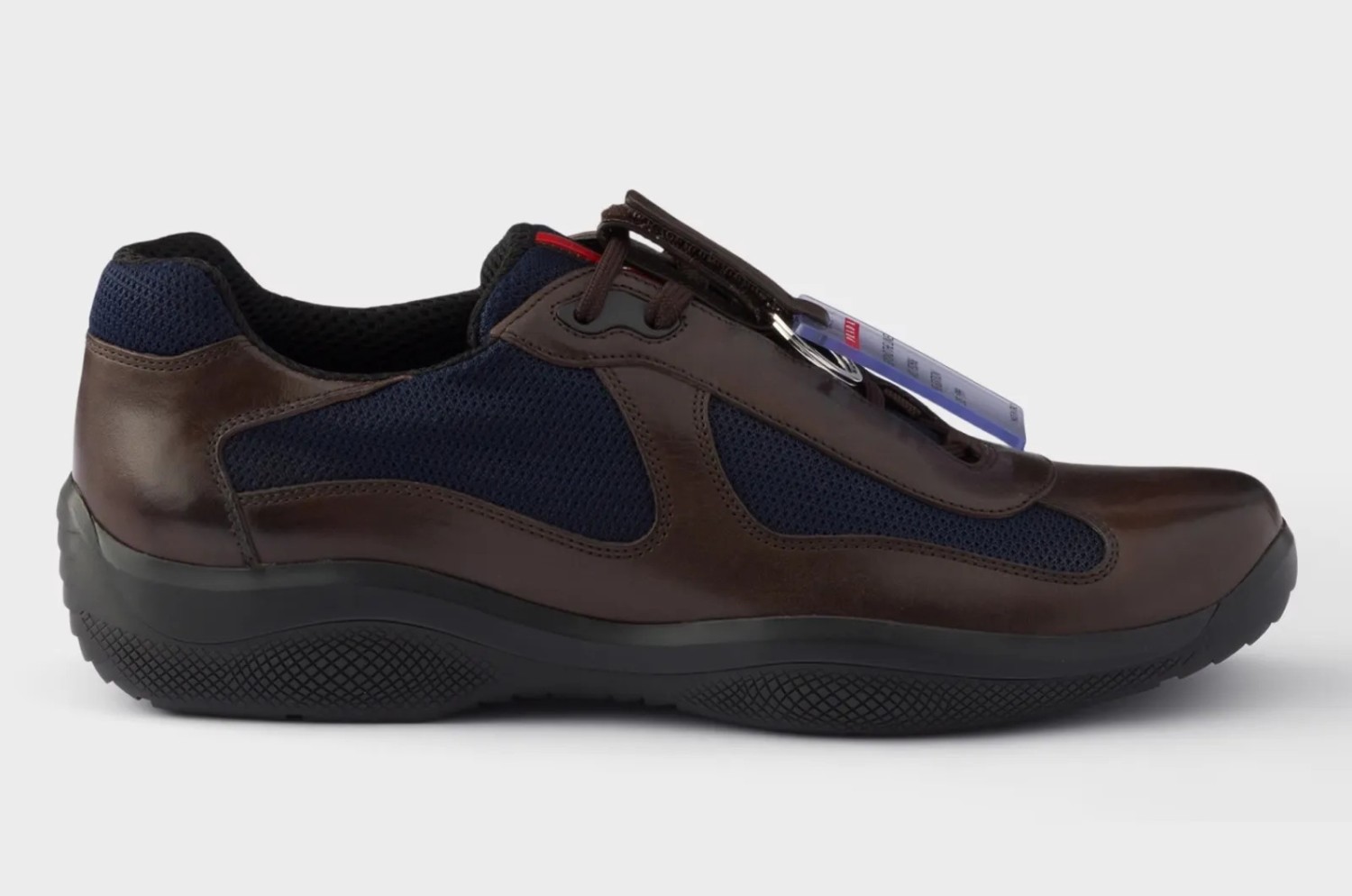 Prada’nın Yeni America’s Cup Sneaker’ları Eskitilmiş Görünümle Geliyor