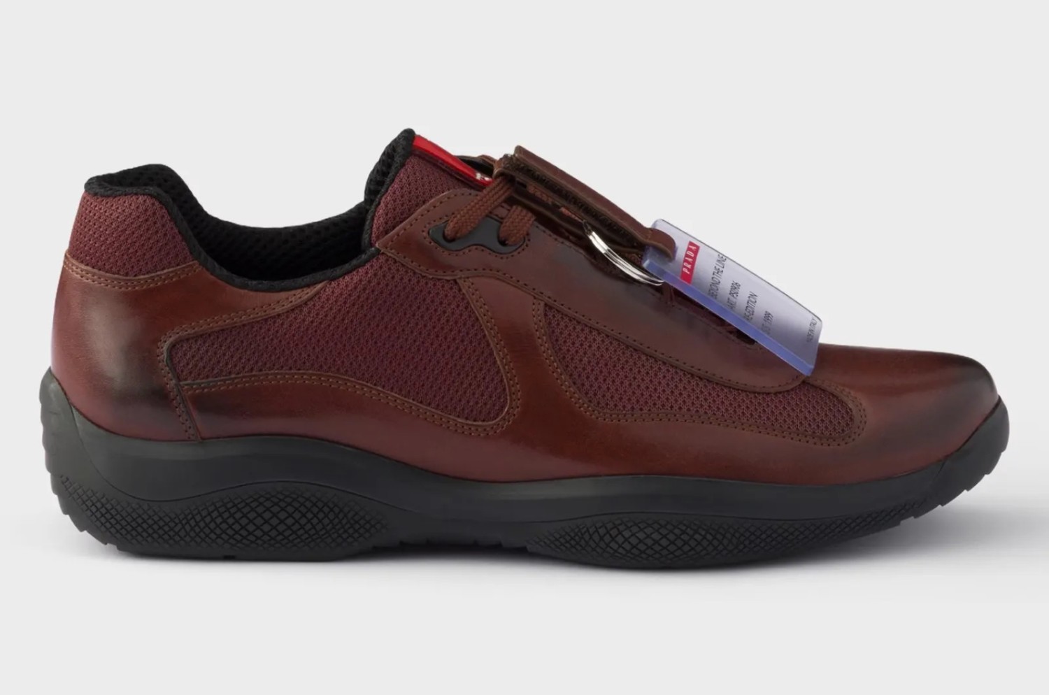 Prada’nın Yeni America’s Cup Sneaker’ları Eskitilmiş Görünümle Geliyor