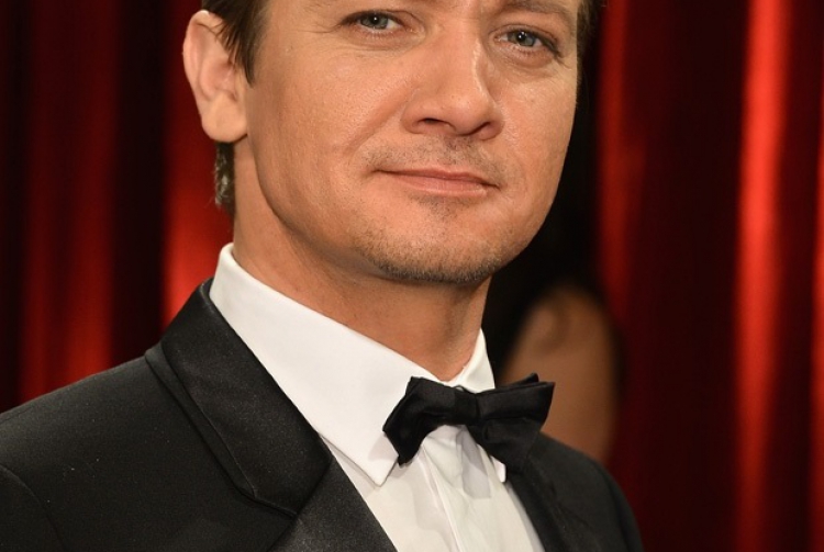 Jeremy Renner Men of the Year'da