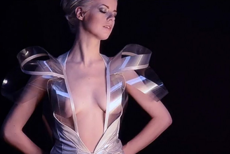 Heyecandan transparan oldu!