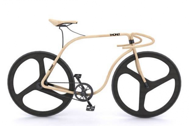 Bisiklette ahşap kıvrımlar