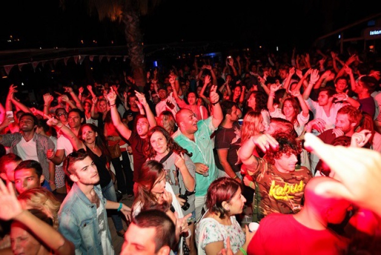 Kıyıda festival böyle geçti