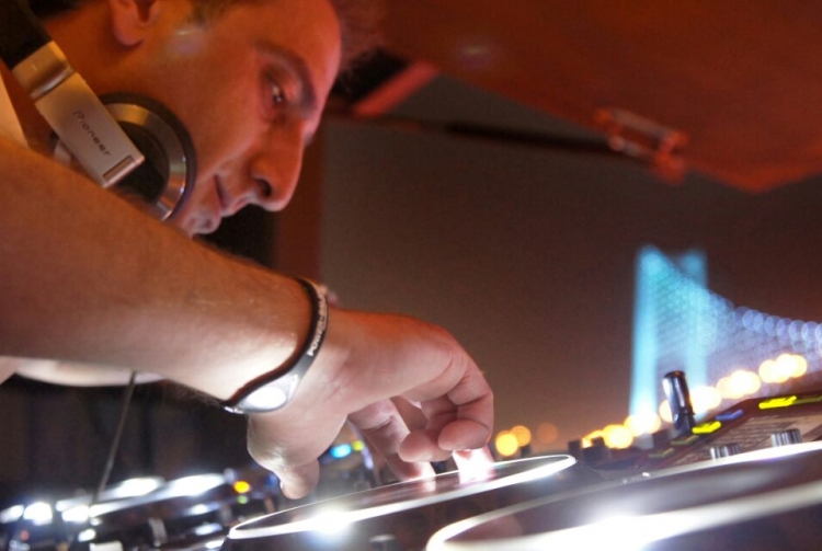 Ev Partisinde Çalınacak 10 Şarkı by DJ Ufuk Akyıldız