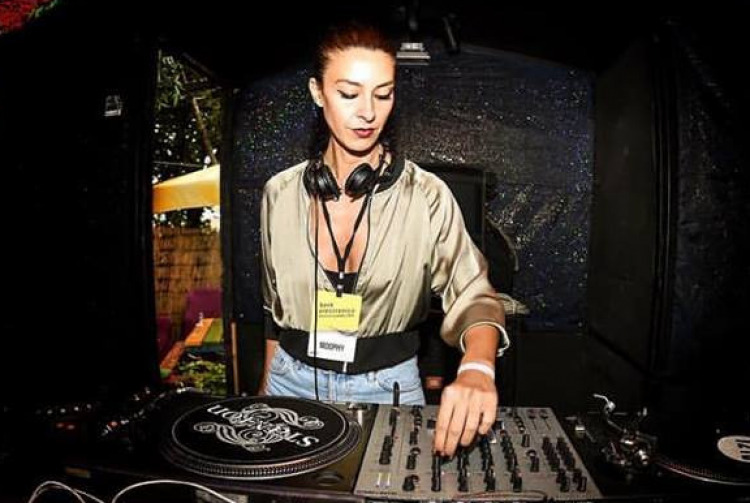 Ev Partisinde Çalınacak 10 Şarkı by DJ Moophy