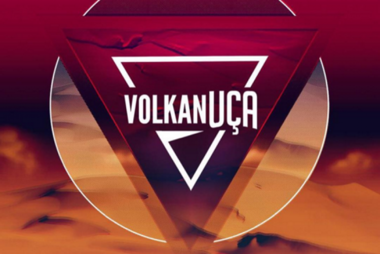 Ev Partisinde Çalınacak 10 Şarkı by Volkan Uça