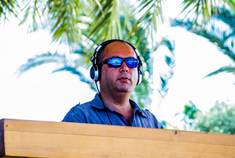 Ev Partisinde Çalınacak 10 Şarkı by Dj Cenk Balcı