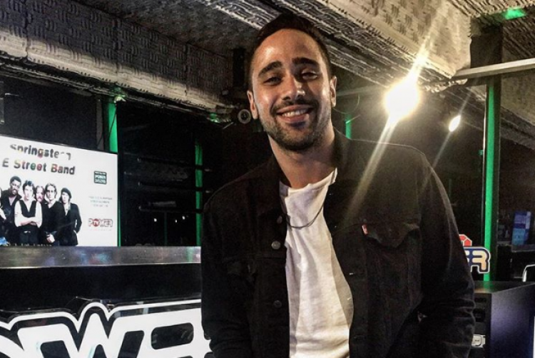 Ev Partisinde Çalınacak 10 Şarkı by Burak Şamlı