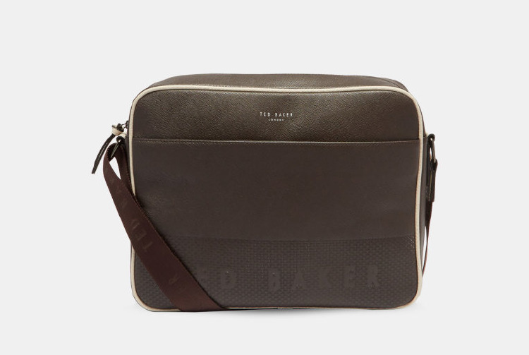 Sahip olmak isteyeceğiniz en iyi 5 postacı çanta