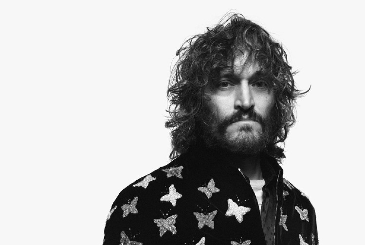 Saint Laurent İlkbahar/Yaz 2018 kampanyasınının ikinci kısmını başlattı