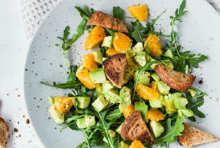 Sıcak yaz günlerinin vazgeçilmezi: Salata