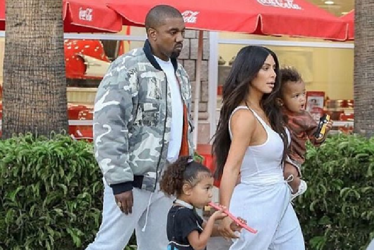 Balenciaga’dan sneaker alarmı