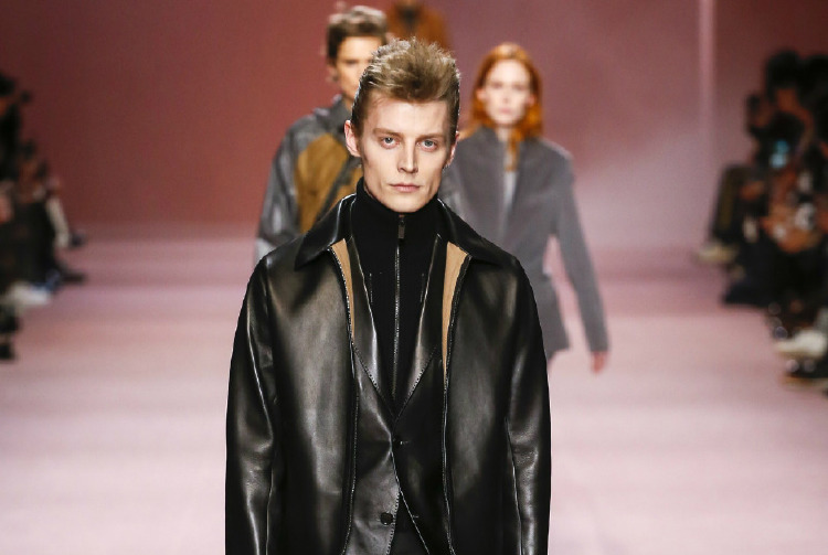 Siyah Giyinmenin Beş Formu