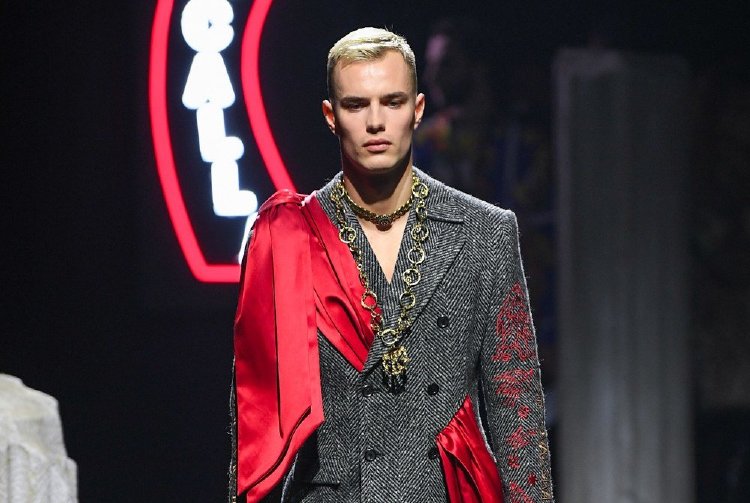 Moschino Sonbahar / Kış 2019