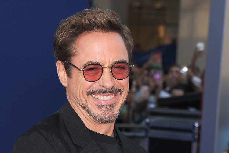 Sezonun En Yeni Kırmızı Güneş Gözlükleri