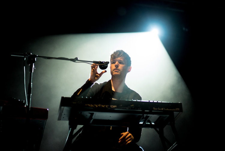 James Blake’den Yeni Video: Barefoot In The Park