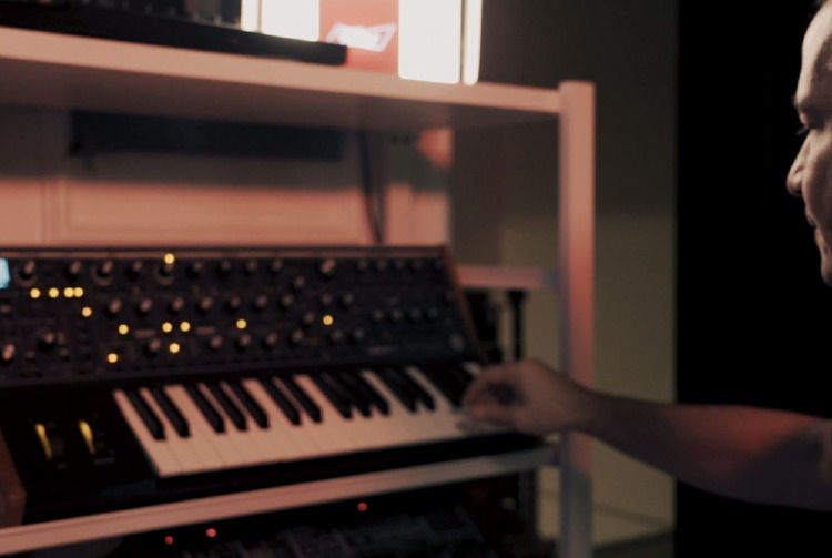 Zamansız Ritmin Peşinde: Murat Uncuoğlu