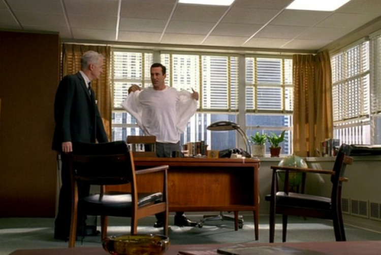 Ofisteki 'Serin' ve Şık Adam Ol