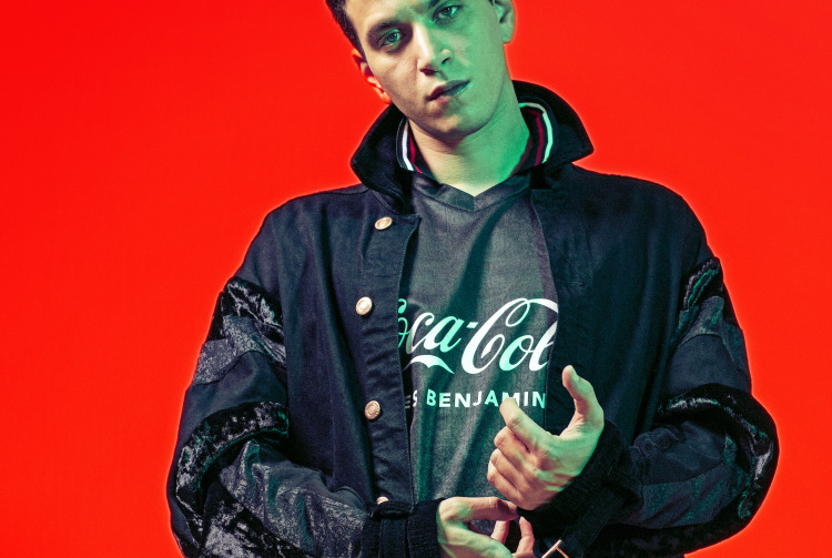 Selahattin Paşalı: Kendisini Nasıl Yüksek Tutuyor?