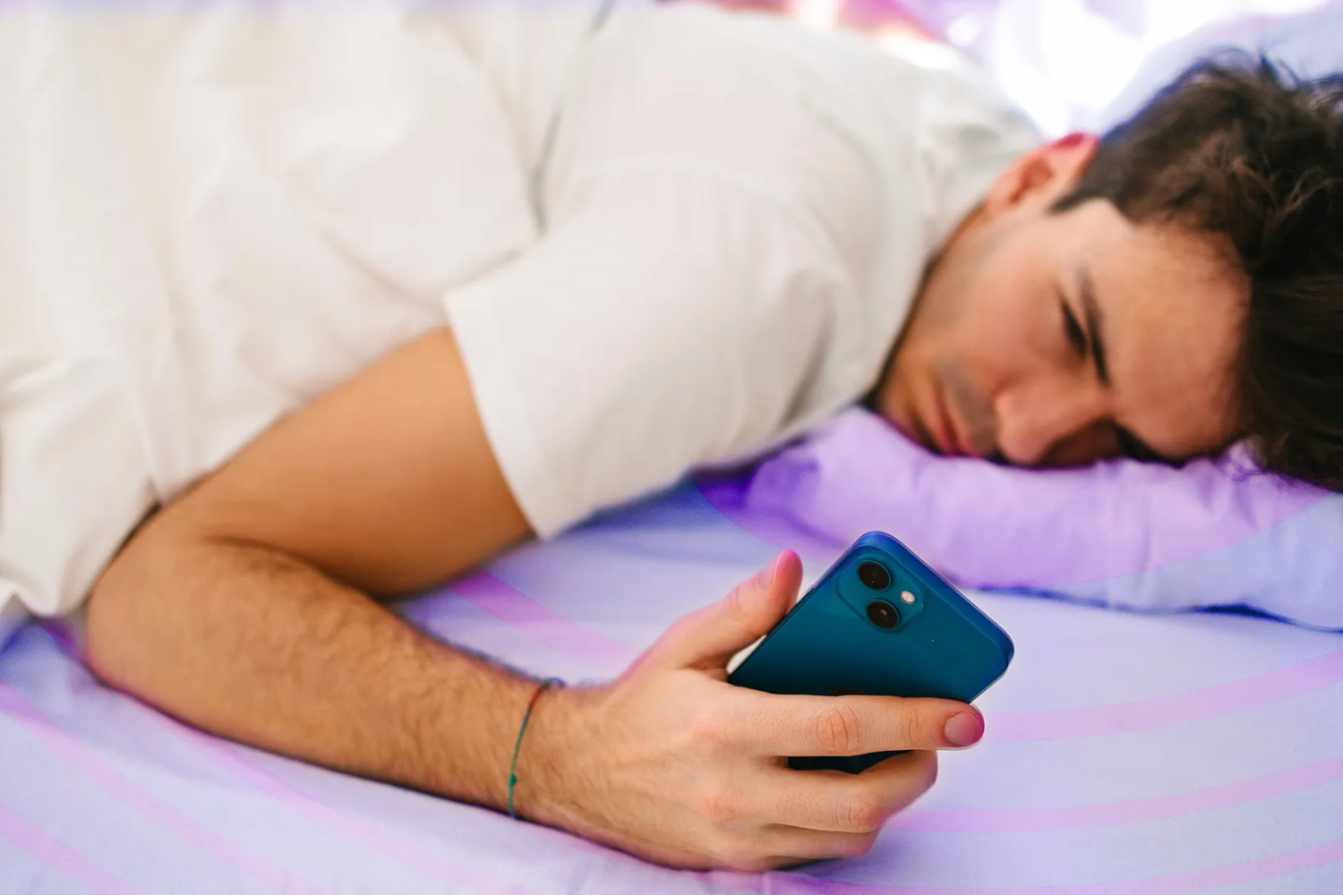 Akıllı Telefonunuzun Alarmıyla Uyanmayı Kesinlikle Bırakmalısınız