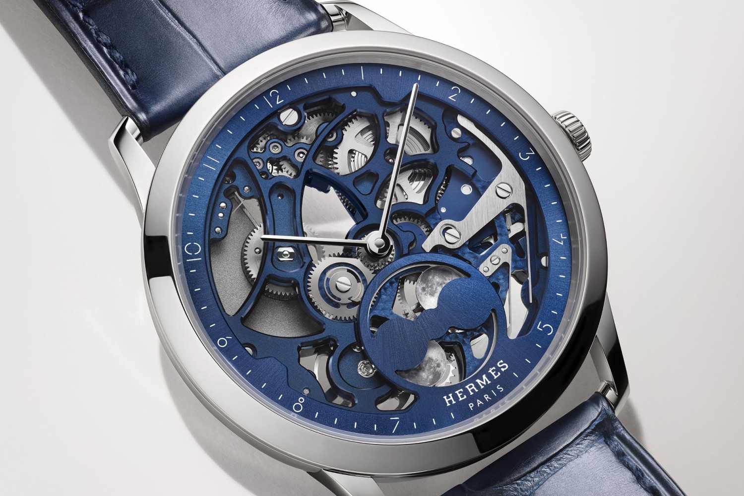 Hermès, Son Derece Etkileyici Bir Kadrana Sahip Yeni Bir Lüks Saat Tanıttı