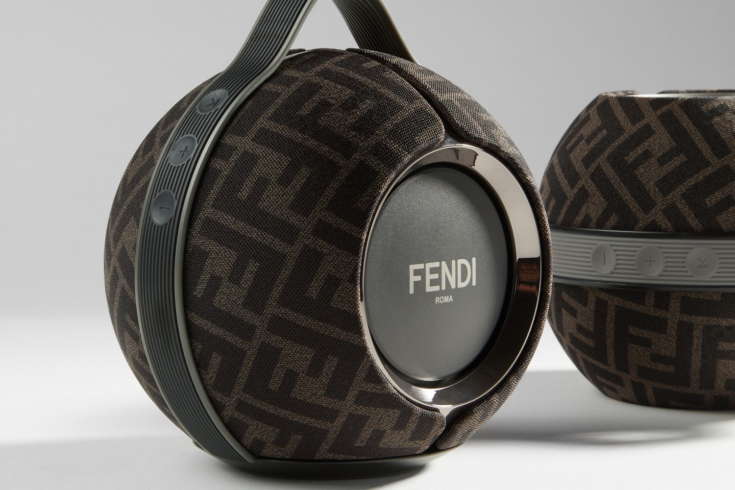 Lüks ile ileri teknolojinin kesişiminde yenilenen bir iş birliği: Fendi x Devialet