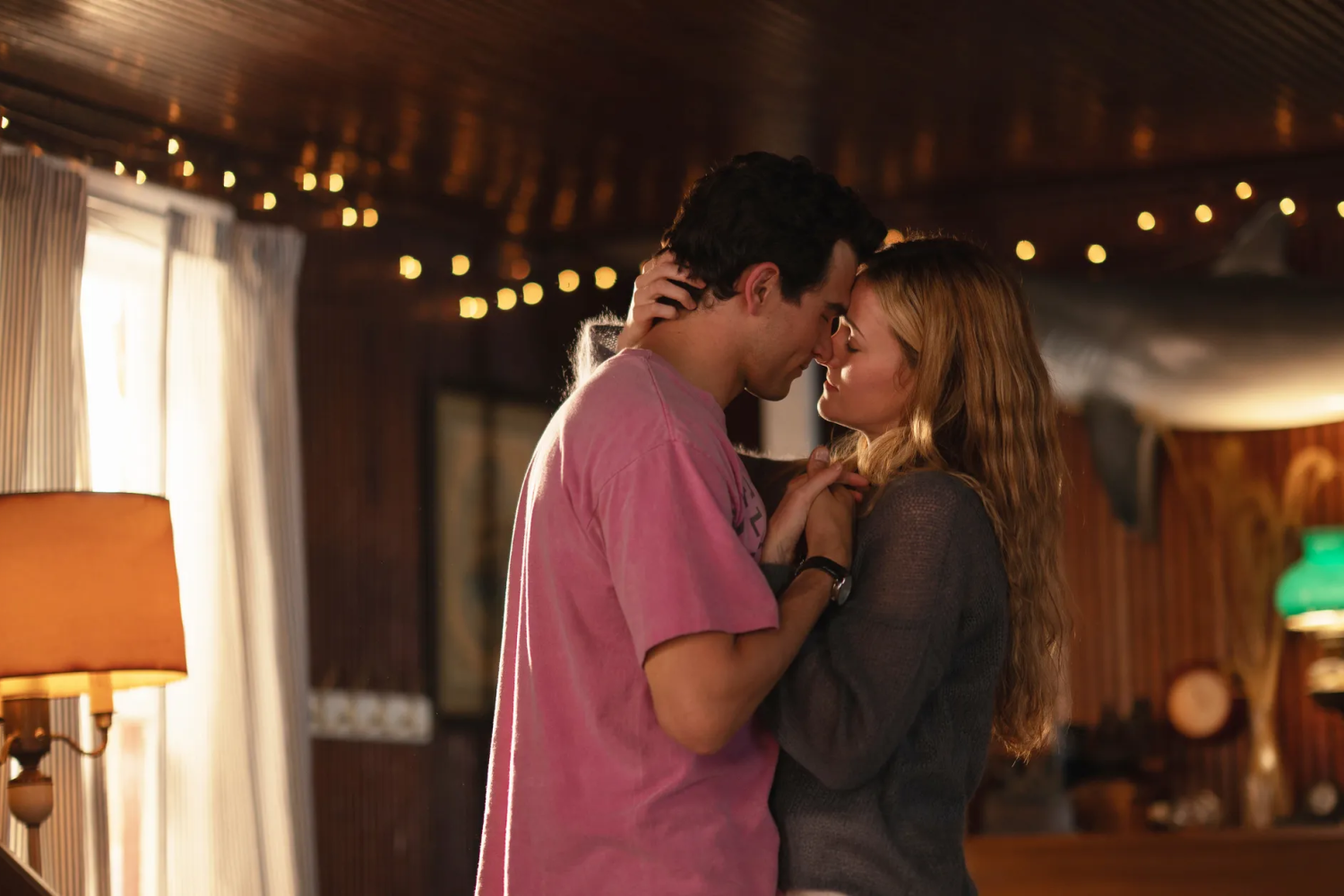 Love Story Dizisinin Soundtrack’i Televizyondaki En İyi ’90’lar Mixtape’i