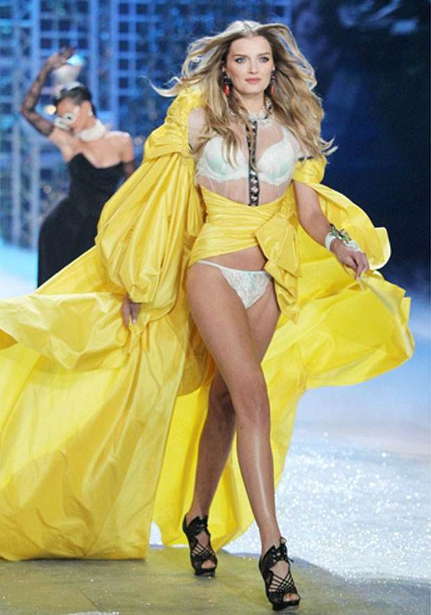 Melekler bir kez daha podyumda