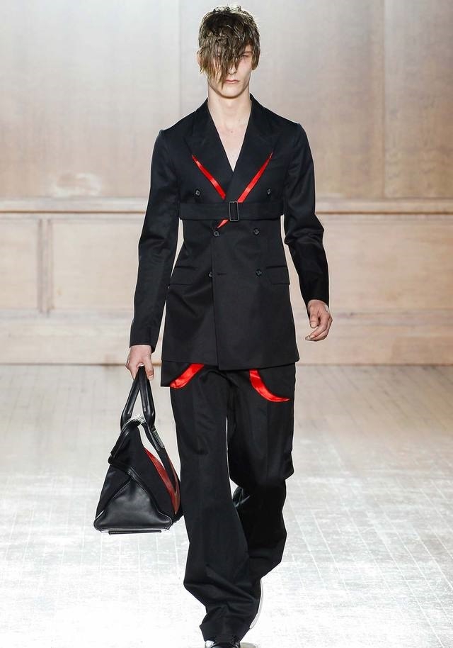 Alexander McQueen İlkbahar / Yaz 2015