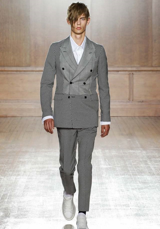 Alexander McQueen İlkbahar / Yaz 2015