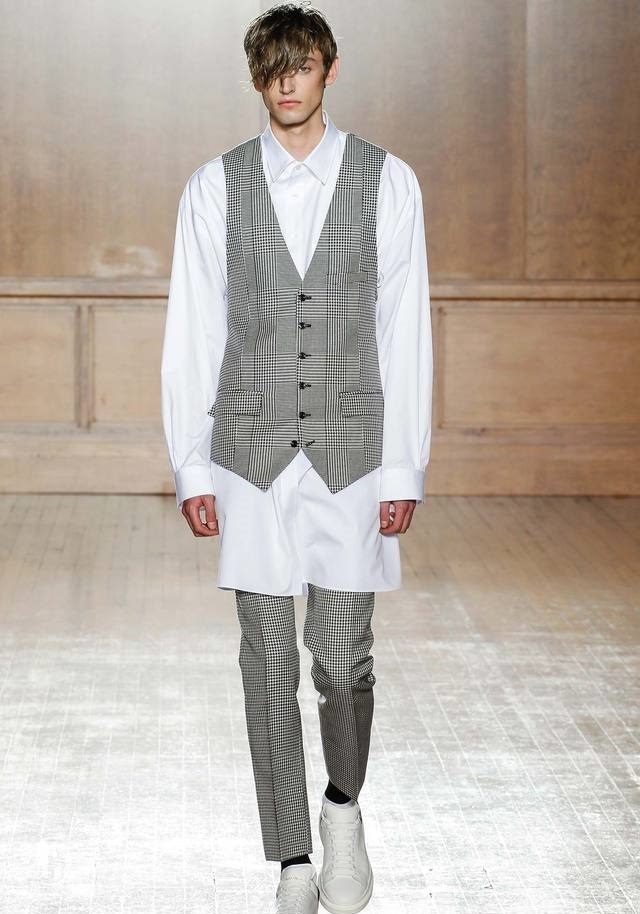 Alexander McQueen İlkbahar / Yaz 2015