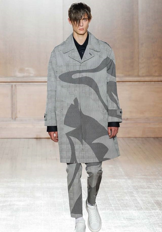 Alexander McQueen İlkbahar / Yaz 2015