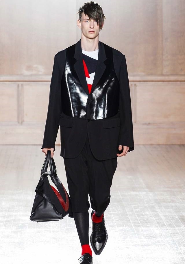 Alexander McQueen İlkbahar / Yaz 2015