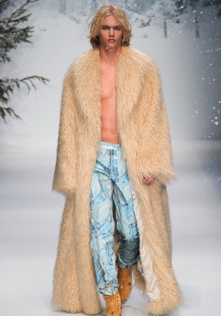 Moschino Sonbahar / Kış 2015