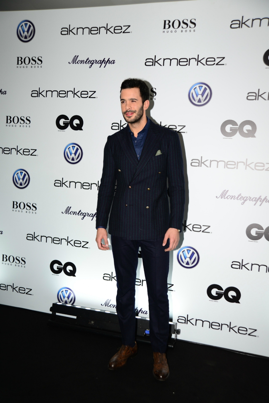 GQ MOTY 2015 Kırmızı Halı