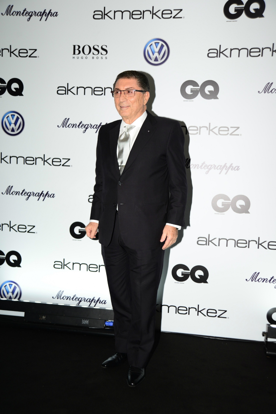 GQ MOTY 2015 Kırmızı Halı