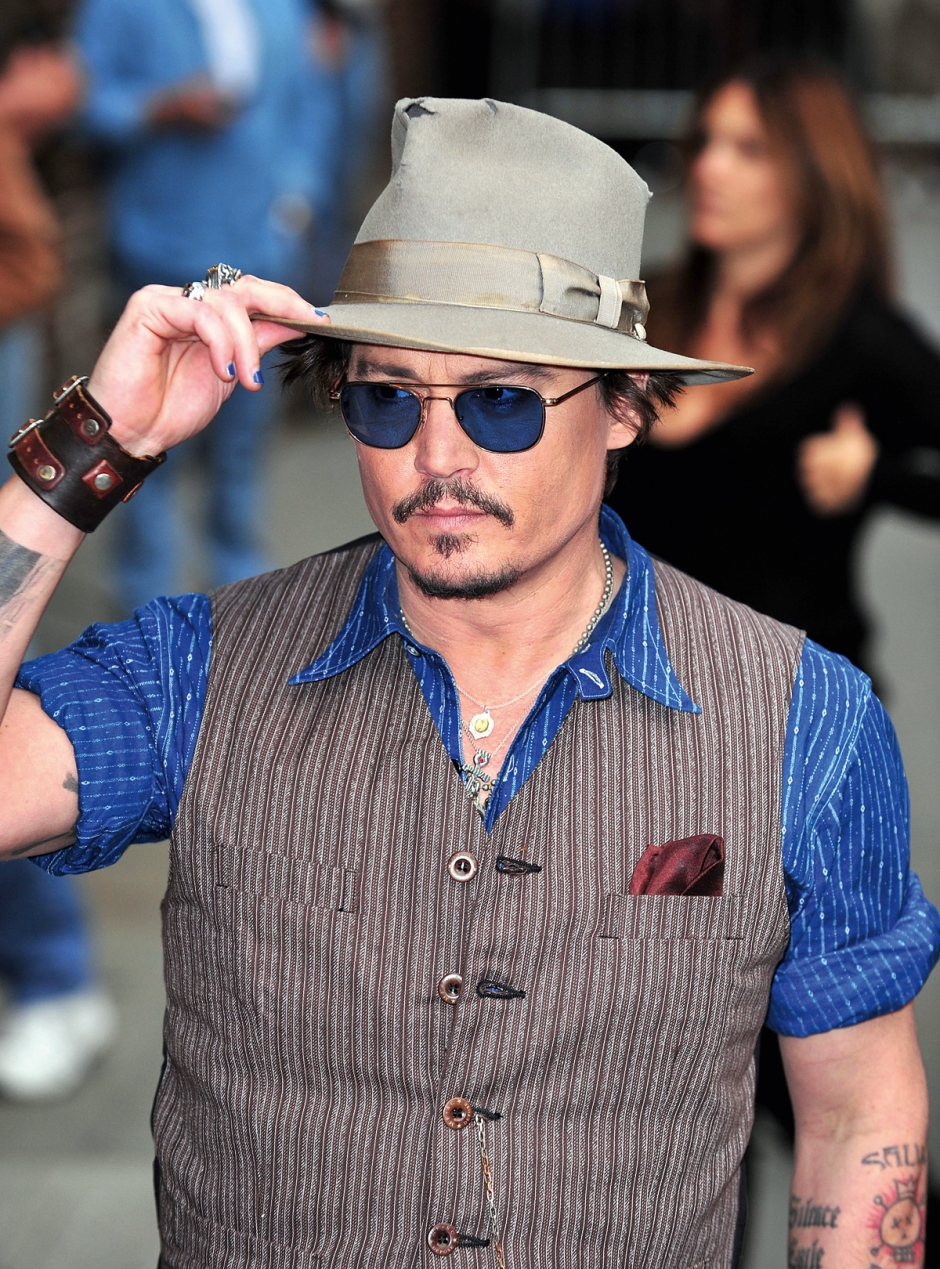 Yıldızlardan Gözlük Önerileri