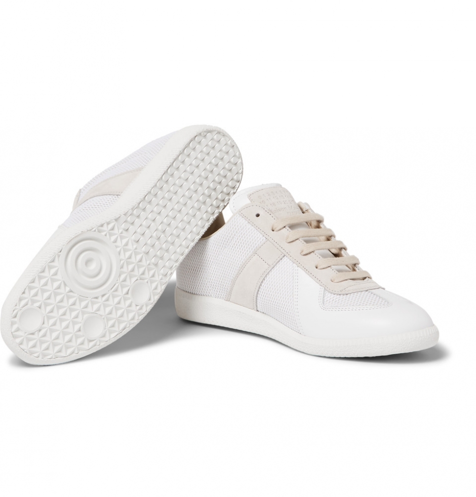 Beyaz Sneaker'ın Modası Neden Asla Geçmeyecek?