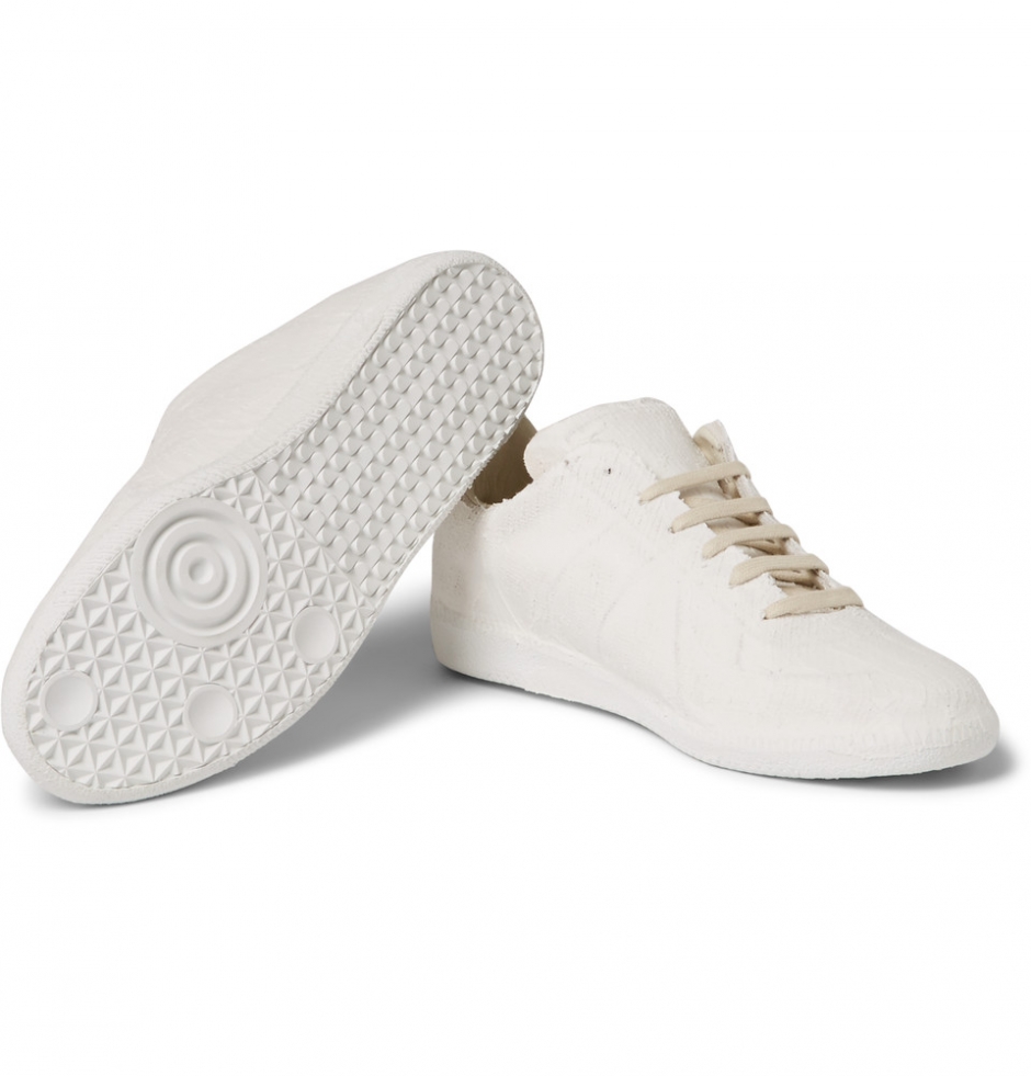 Beyaz Sneaker'ın Modası Neden Asla Geçmeyecek?