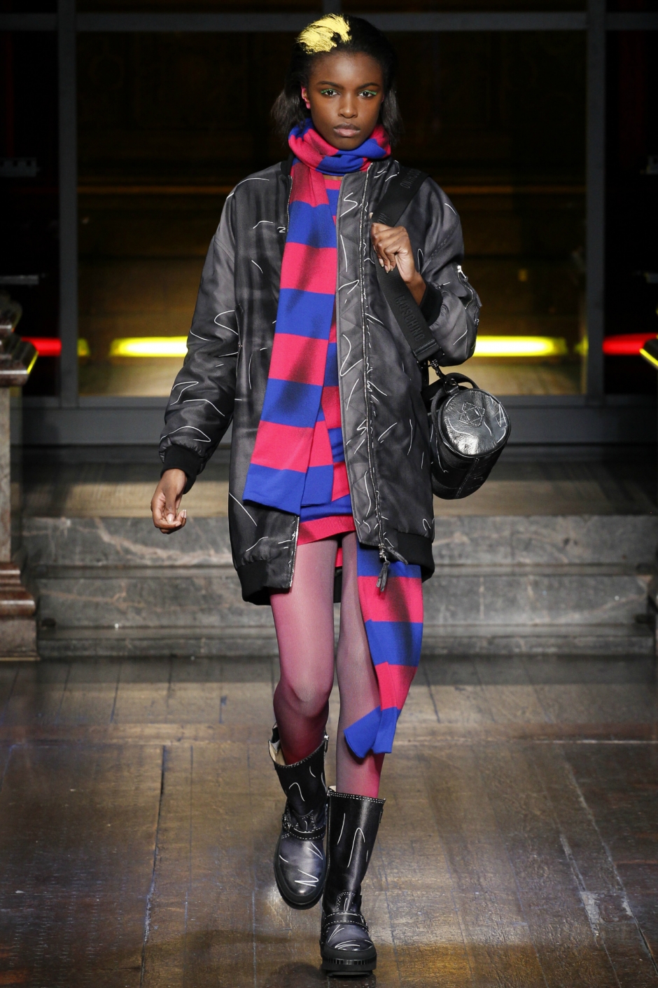 Moschino Sonbahar / Kış 2016