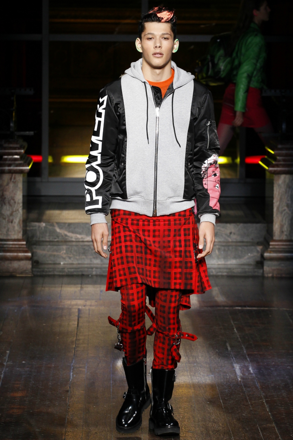 Moschino Sonbahar / Kış 2016