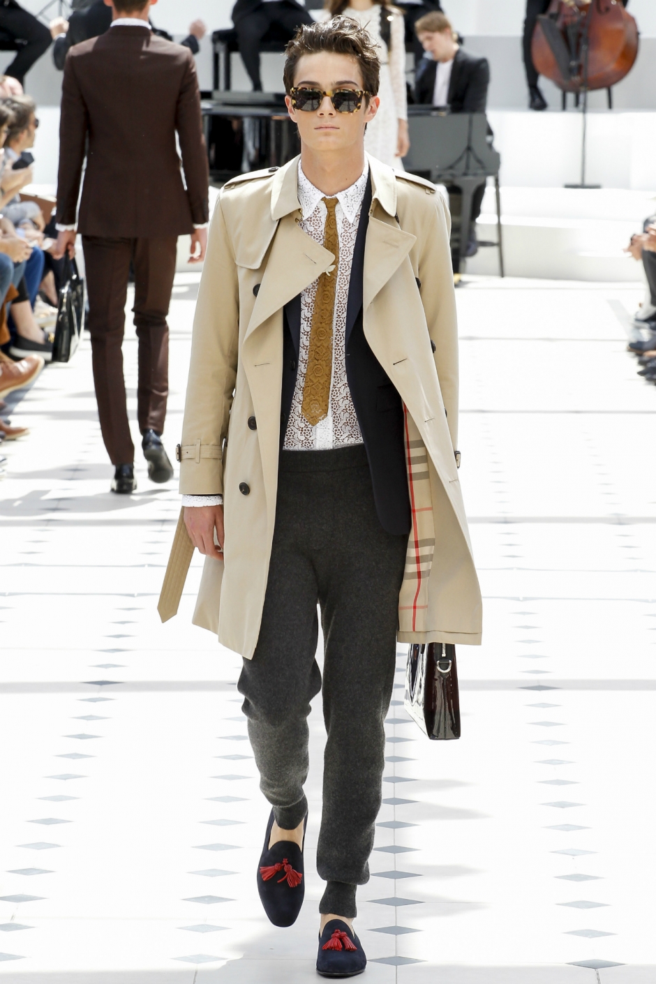 Burberry Prorsum İlkbahar / Yaz 2016