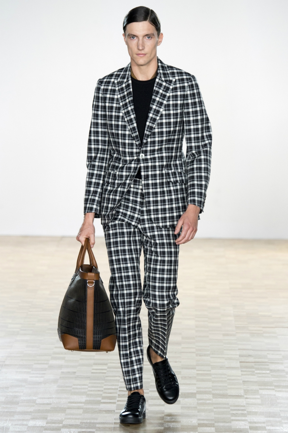 Hardy Amies İlkbahar / Yaz 2016