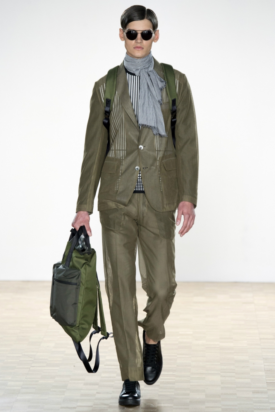 Hardy Amies İlkbahar / Yaz 2016