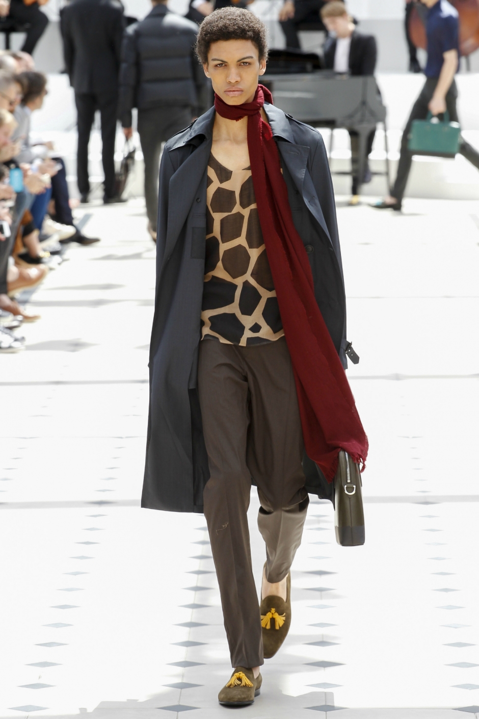 Burberry Prorsum İlkbahar / Yaz 2016