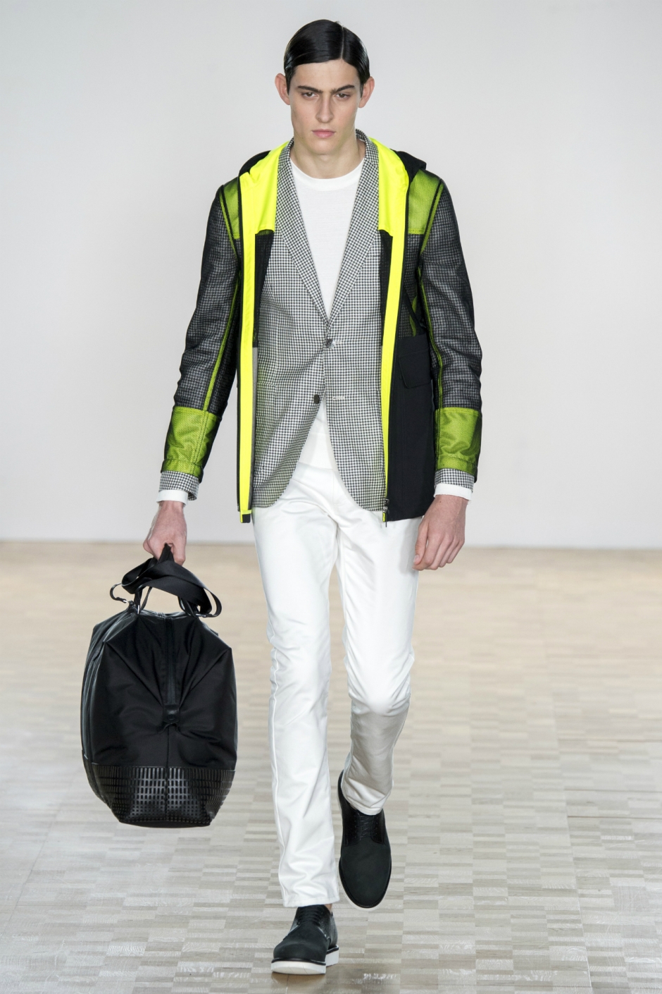 Hardy Amies İlkbahar / Yaz 2016